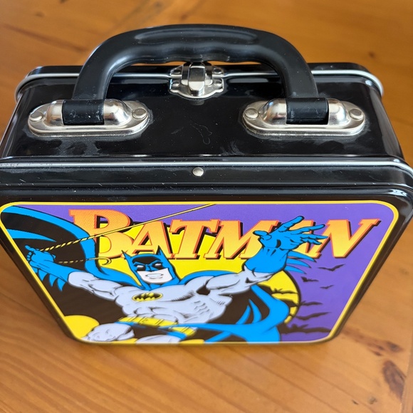 Retro Vintage Batman Tin Lunchbox - Picture 4 of 9
